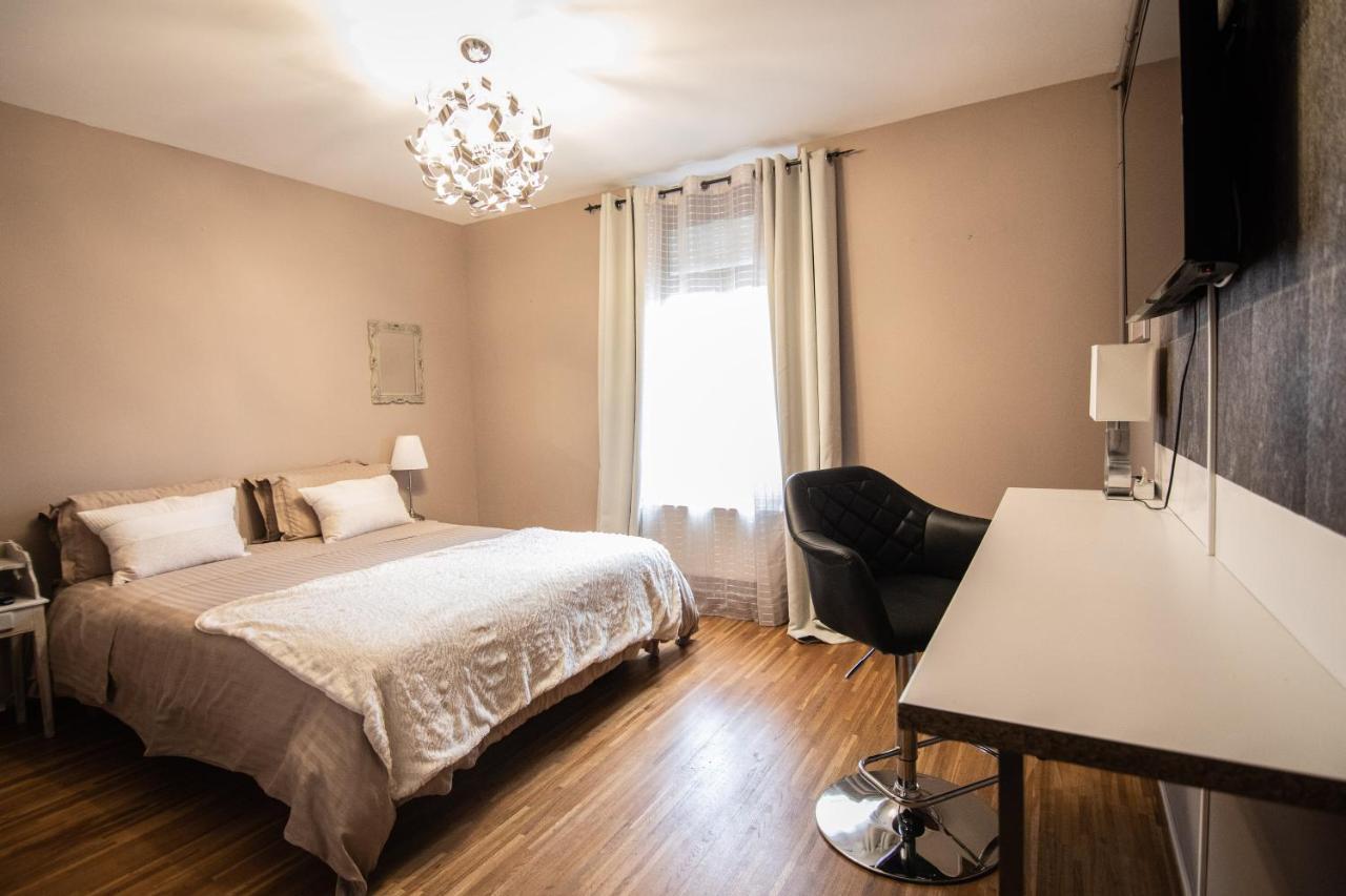 Aux Berges De Sambre Hotell Aulnoye-Aymeries Exteriör bild