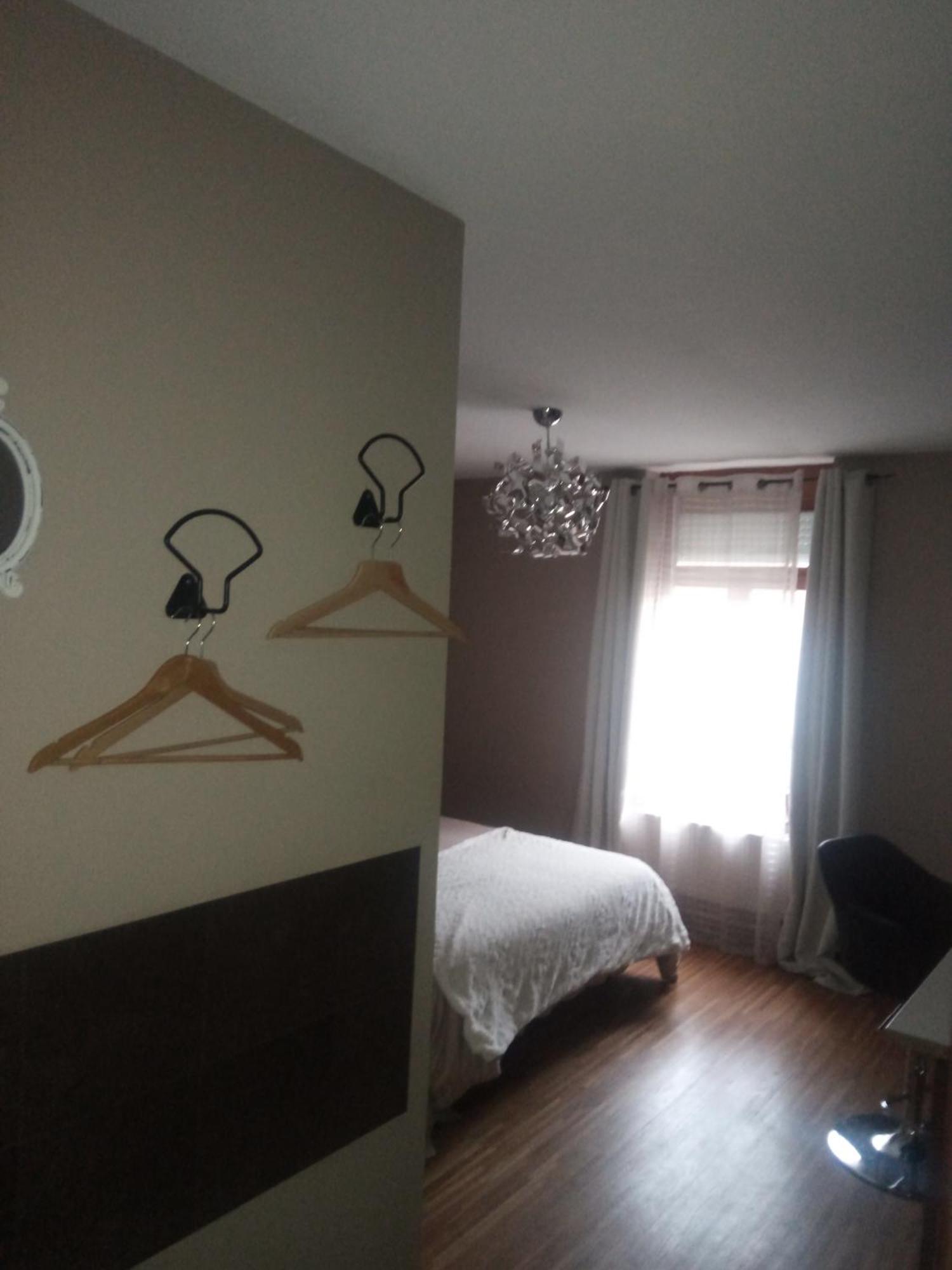 Aux Berges De Sambre Hotell Aulnoye-Aymeries Rum bild